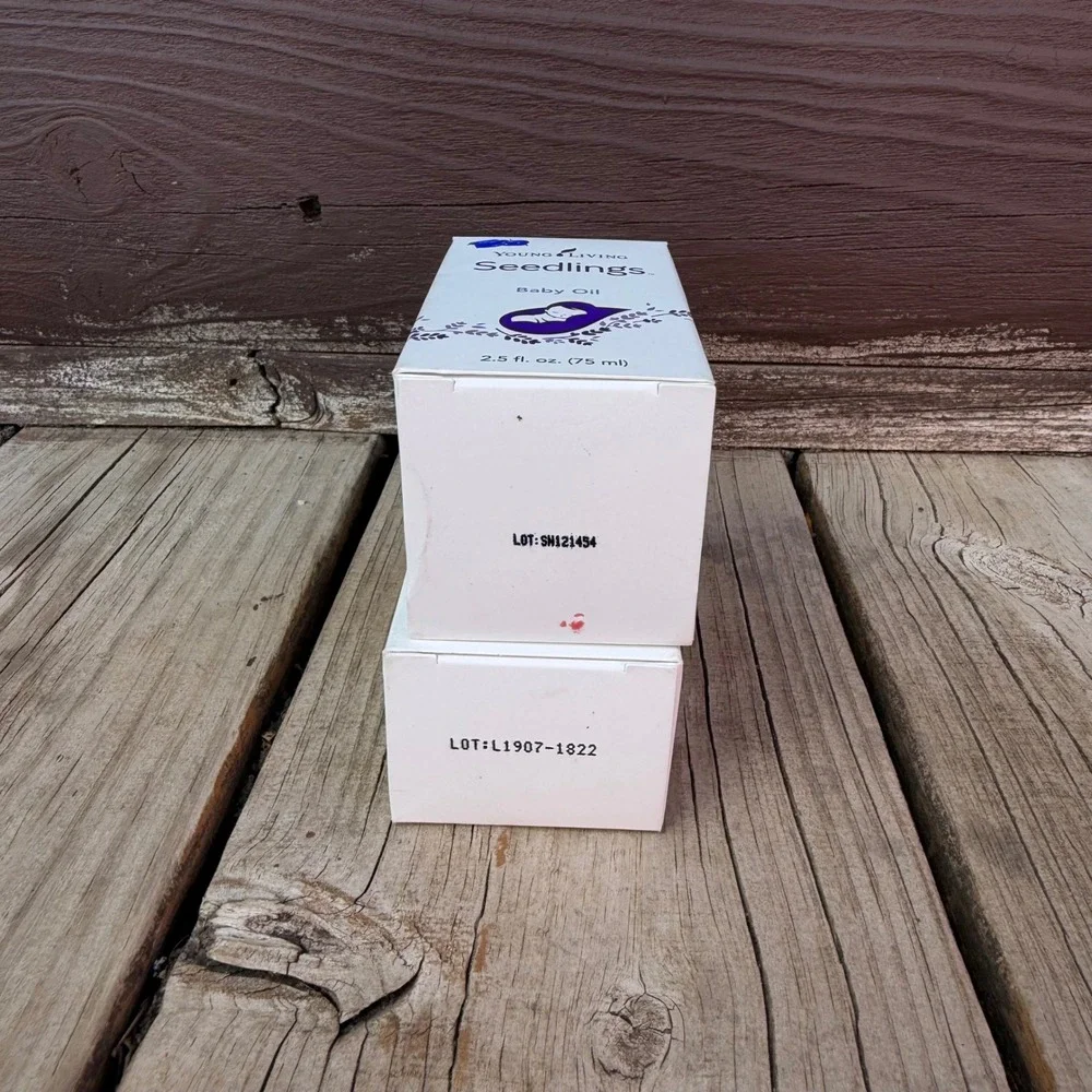 Young Living Seedlings Baby Lotion and Baby Oil Set 4oz 2.5oz White Lavender‎